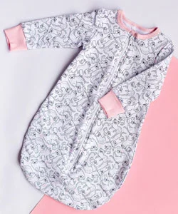 Утепленные комбинезоны и конверты для новорожденных