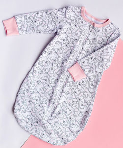 Утепленные комбинезоны и конверты для новорожденных